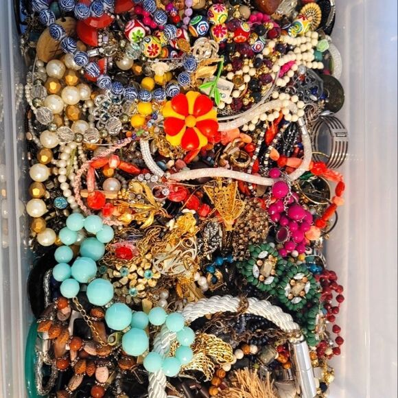 3lb Scoop Of Crafters Jewelry *Mystery* *READ FULL DESCRIPTION!!* - Picture 1 of 3